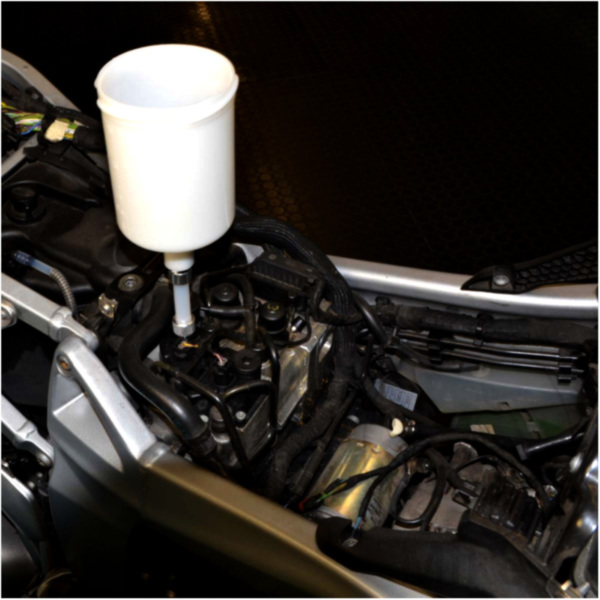 Brake fluid filler - jmp_1