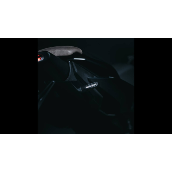 203-8304_1