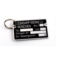 Typenschild Schlüsselanhänger MOGA Blechstärke 1mm Beschriftungsfeld Höhe 3mm Schlüsselring Durchmesser 12mm Maße Schild Breit 4